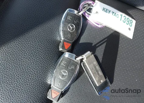 2014 Mercedes-Benz E 350 4Matic z USA, uszkodzony, nr VIN WDDHF8JB8EB033524